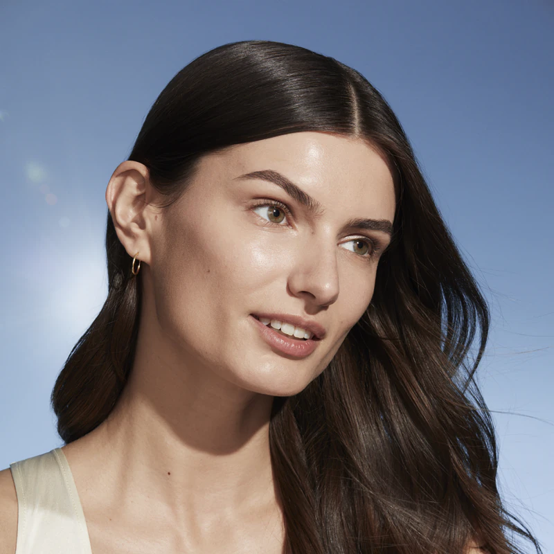 Estée Lauder Futurist SkinTint Serum Foundation mit Pflanzenöl-Infusion LSF 20