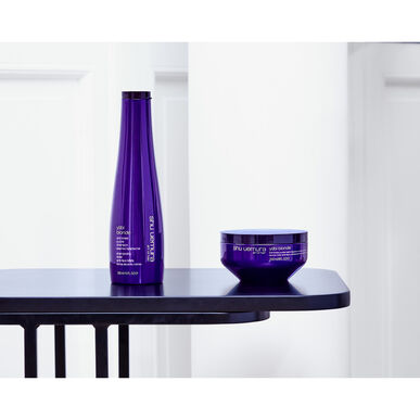 Shu Uemura Yubi Blonde Anti-Brass Purple Shampoo for blondt eller bleket hår 300 ml