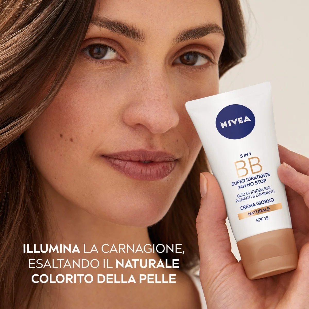 NIVEA Essentials BB hydraterende nagelcrème SPF 15 met natuurlijk oplichtend effect