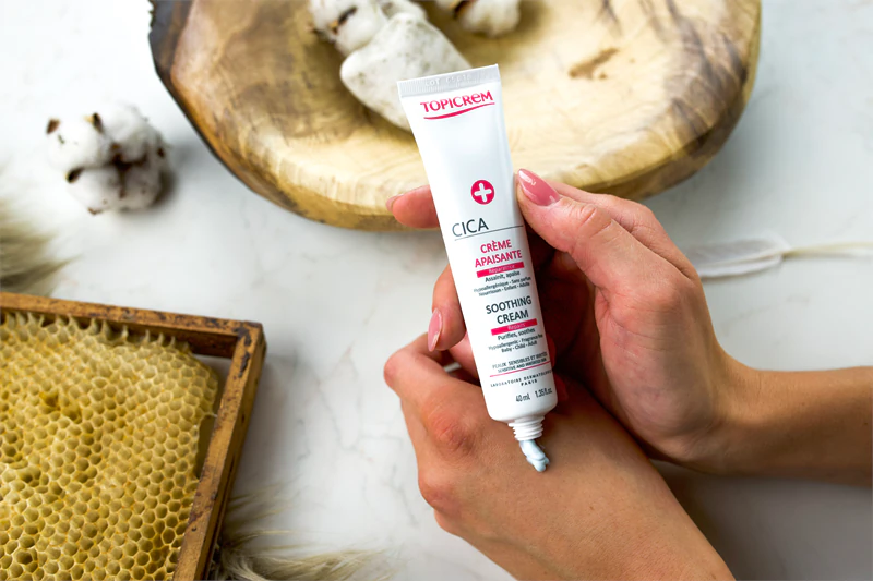 Topicrem CICA Creme Calmante, creme regenerador intensivo para pele irritada.