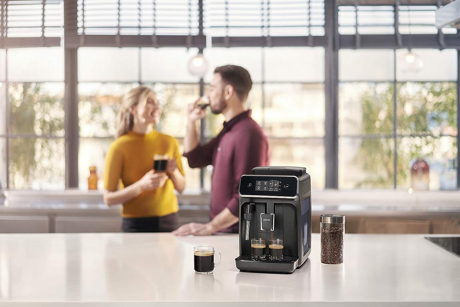 PHILIPS 2200 -sarjan täysautomaattinen espressokone - klassinen maidonvaahdotin, 2 kahvilaatua, intuitiivinen kosketusnäyttö, musta, (EP2220/14)