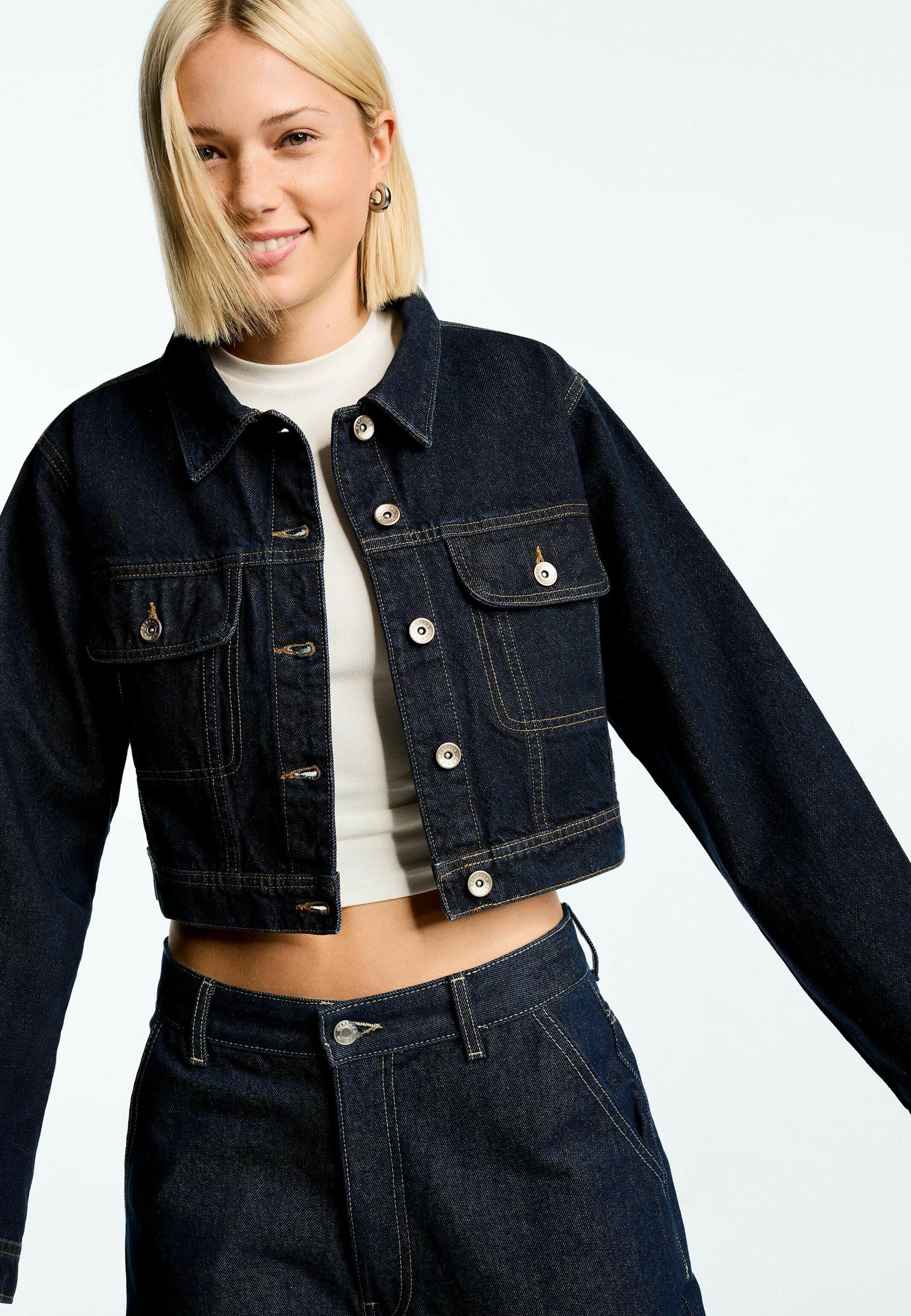 Bershka CROPPED - Giacca di jeans - blu royal