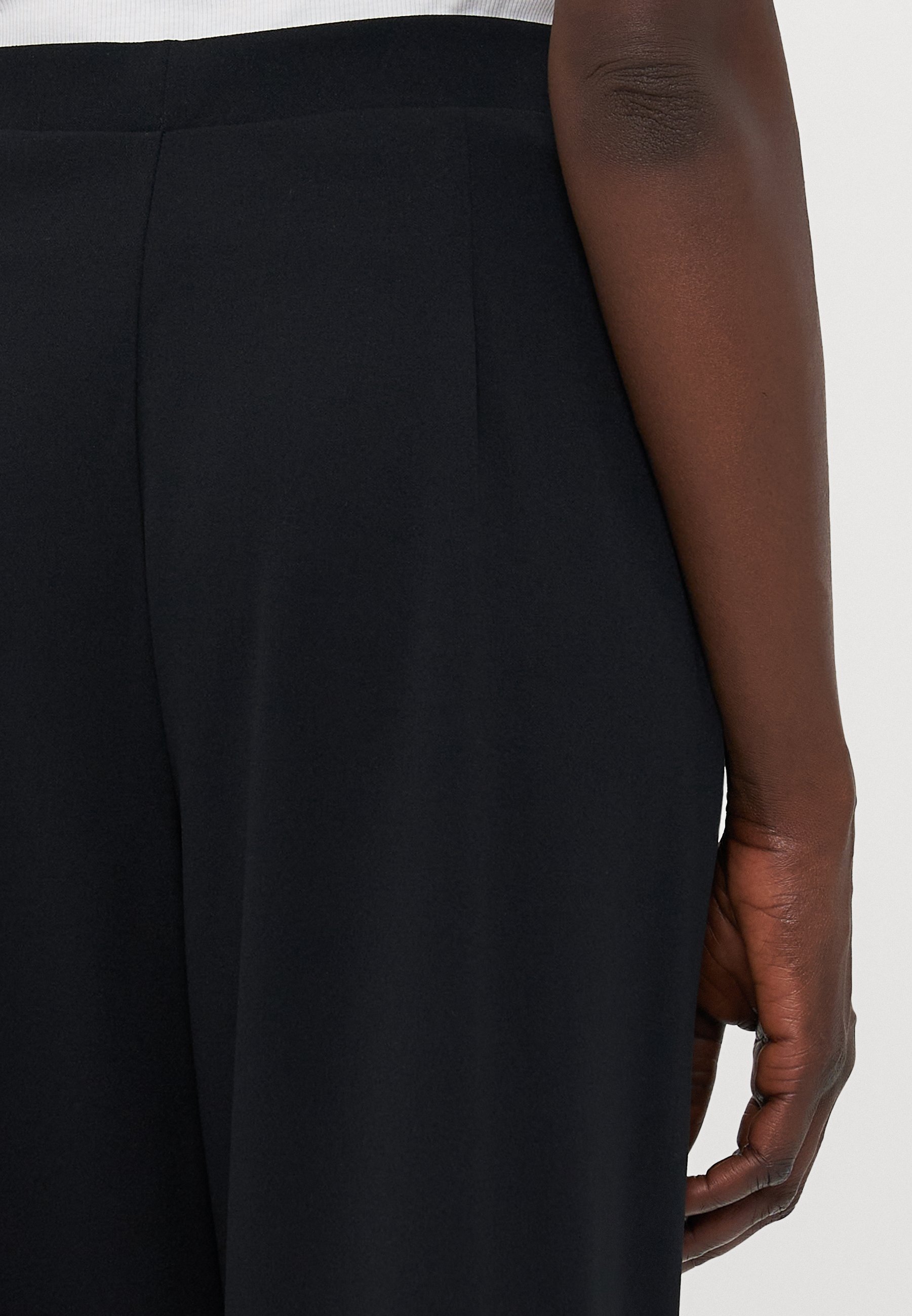 ONLY Tall ONLSANIA LIFE STRAIGHT - Pantaloni - neri