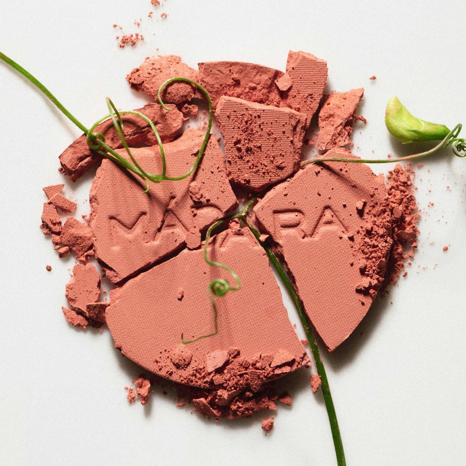 MÁDARA Blush MAGNETIC BLUSH Mineralno rumenilo za obraze - 6 g