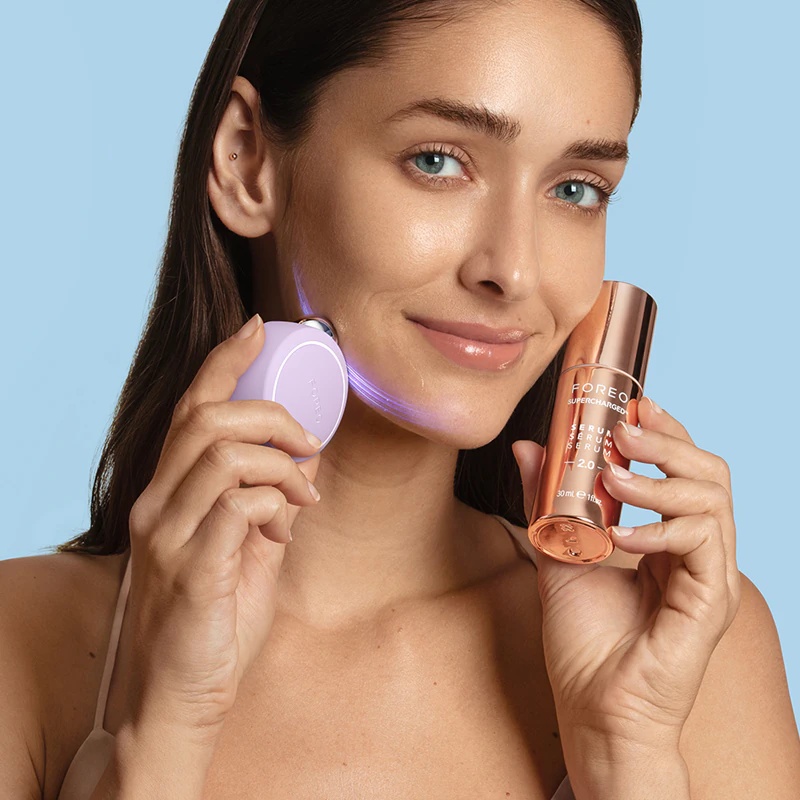 FOREO BEAR™ 2 go mikrosrovių veido tonizavimo prietaisas