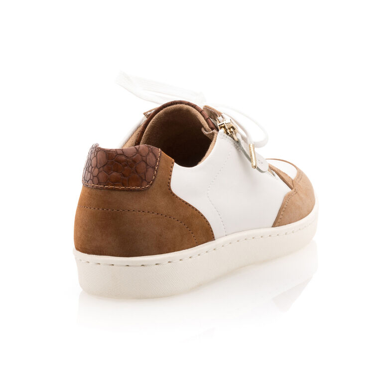 Zapatillas deportivas para mujer color beige.