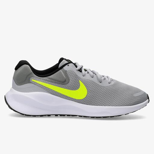  Nike Revolution 7