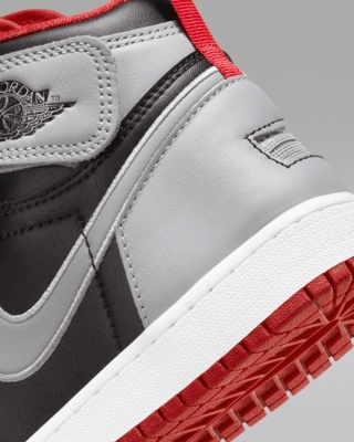Air Jordan 1 Hi FlyEase Older Kids' Shoes