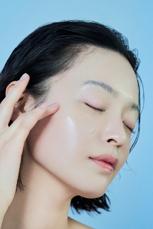 SKIN1004 Madagascar Centella Hyalu-Cica Sleeping Pack – feuchtigkeitsspendende und teintperfektionierende Nachtmaske, die die Haut strafft