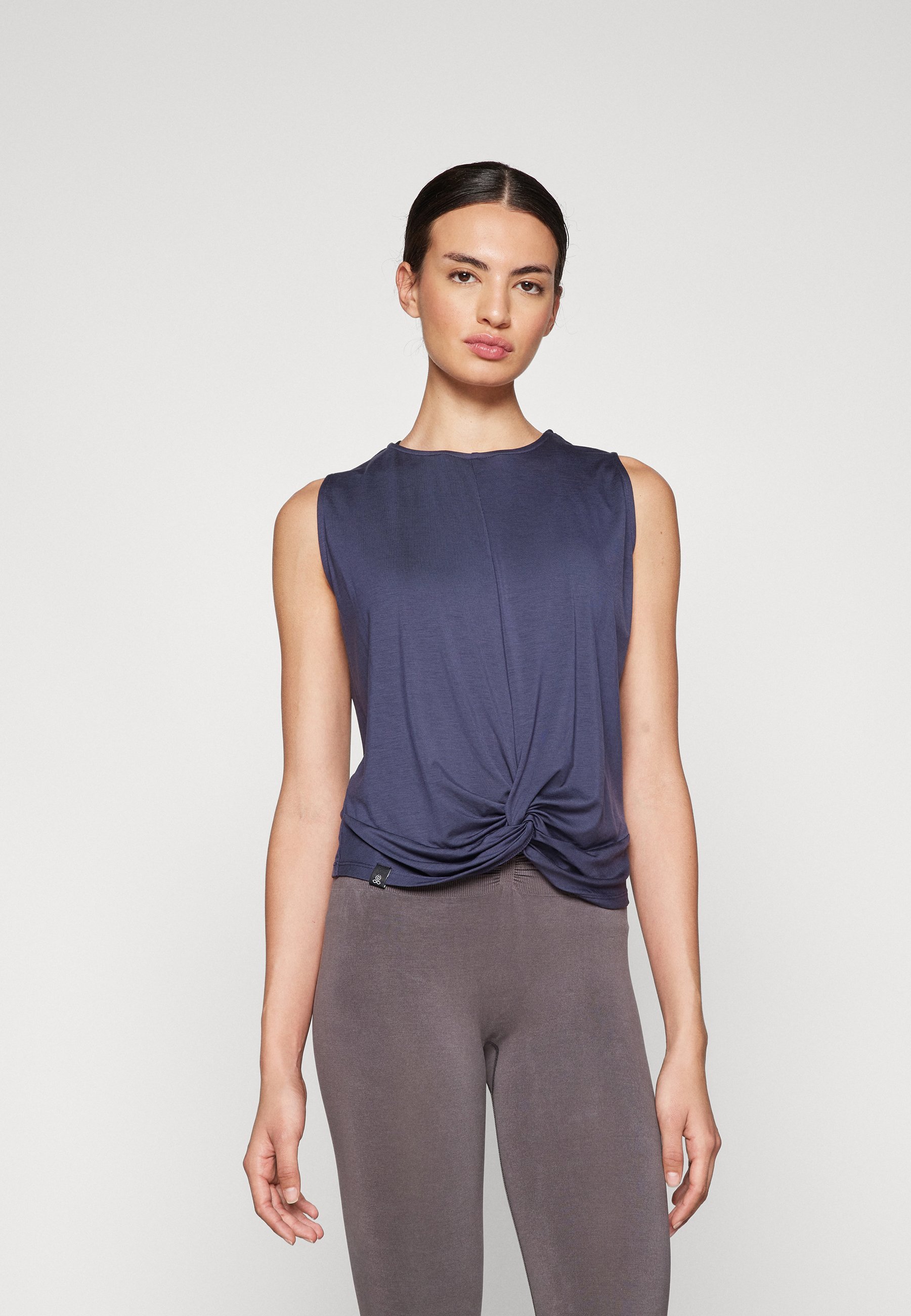 Haut Yogasearcher TWISTED - marine
