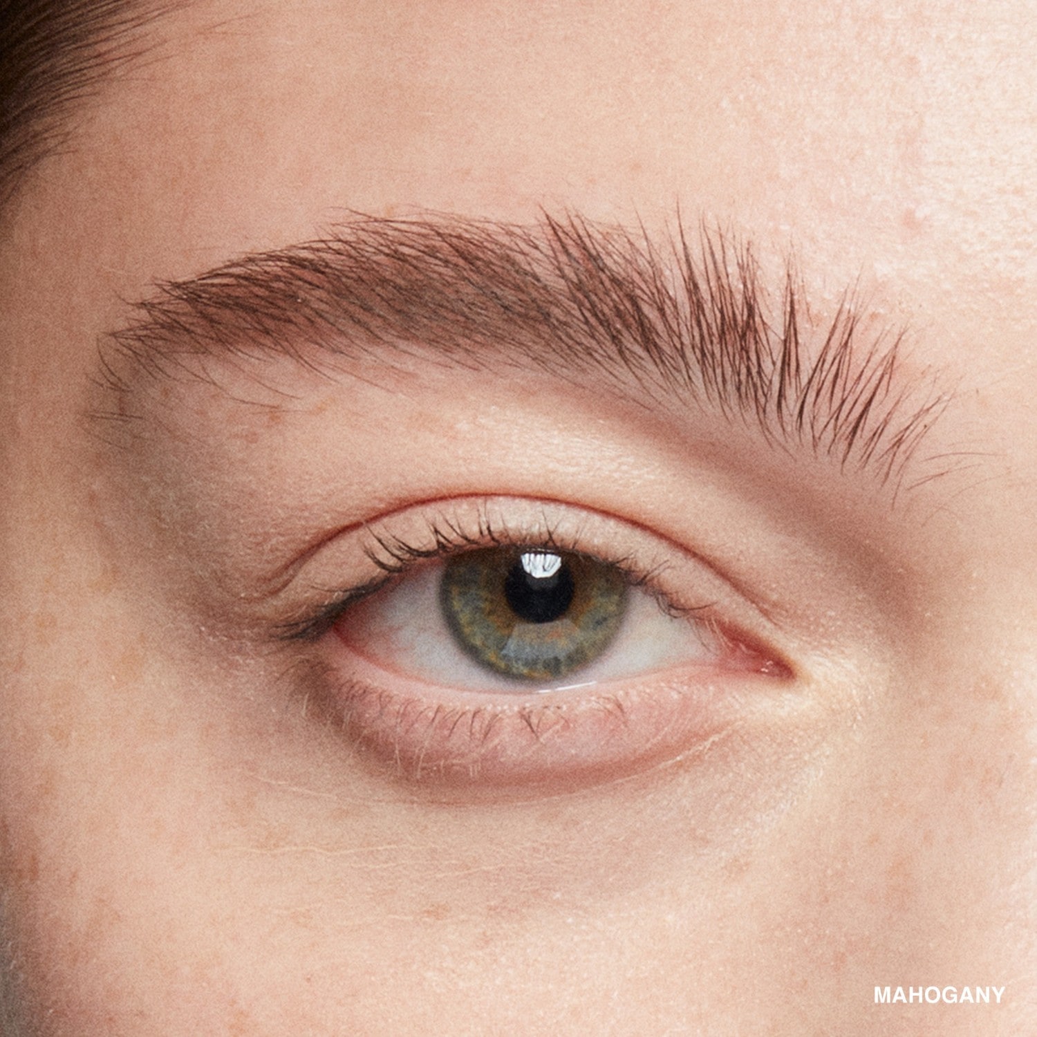 Gel para Sobrancelhas Bobbi Brown Natural Brow Shaper – 4,2 ml