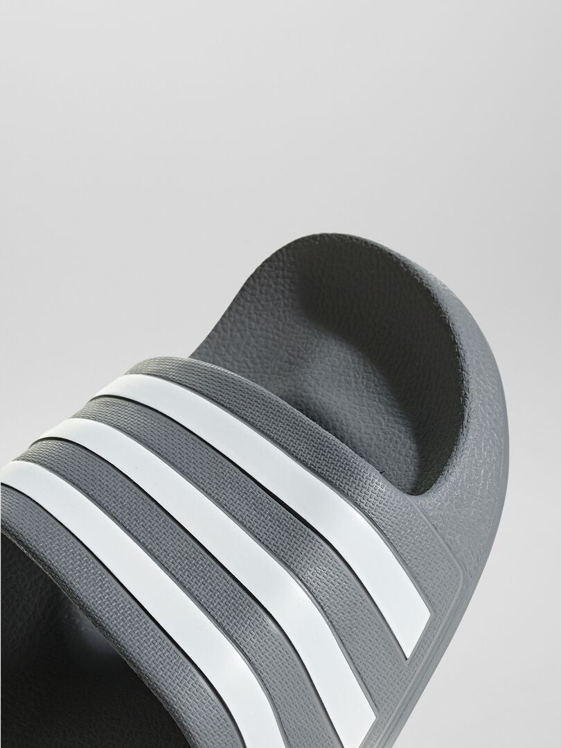 Chinelo 'adidas' 'adilette' - CINZA