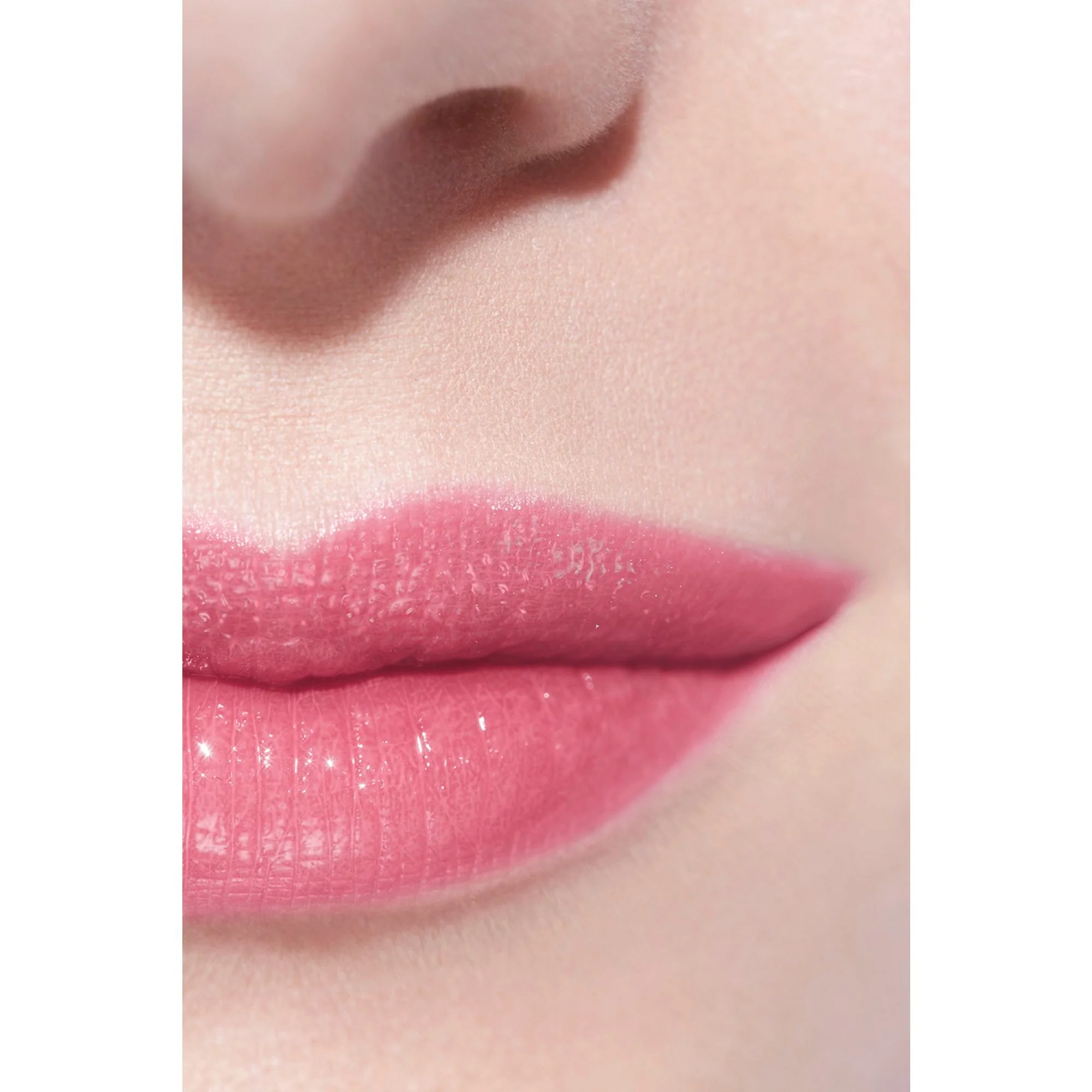ROUGE COCO BAUME - BRILLANTE - BALSAMO IDRATANTE COLORATO SUBLIMATORE, INTENSITÀ SU MISURA