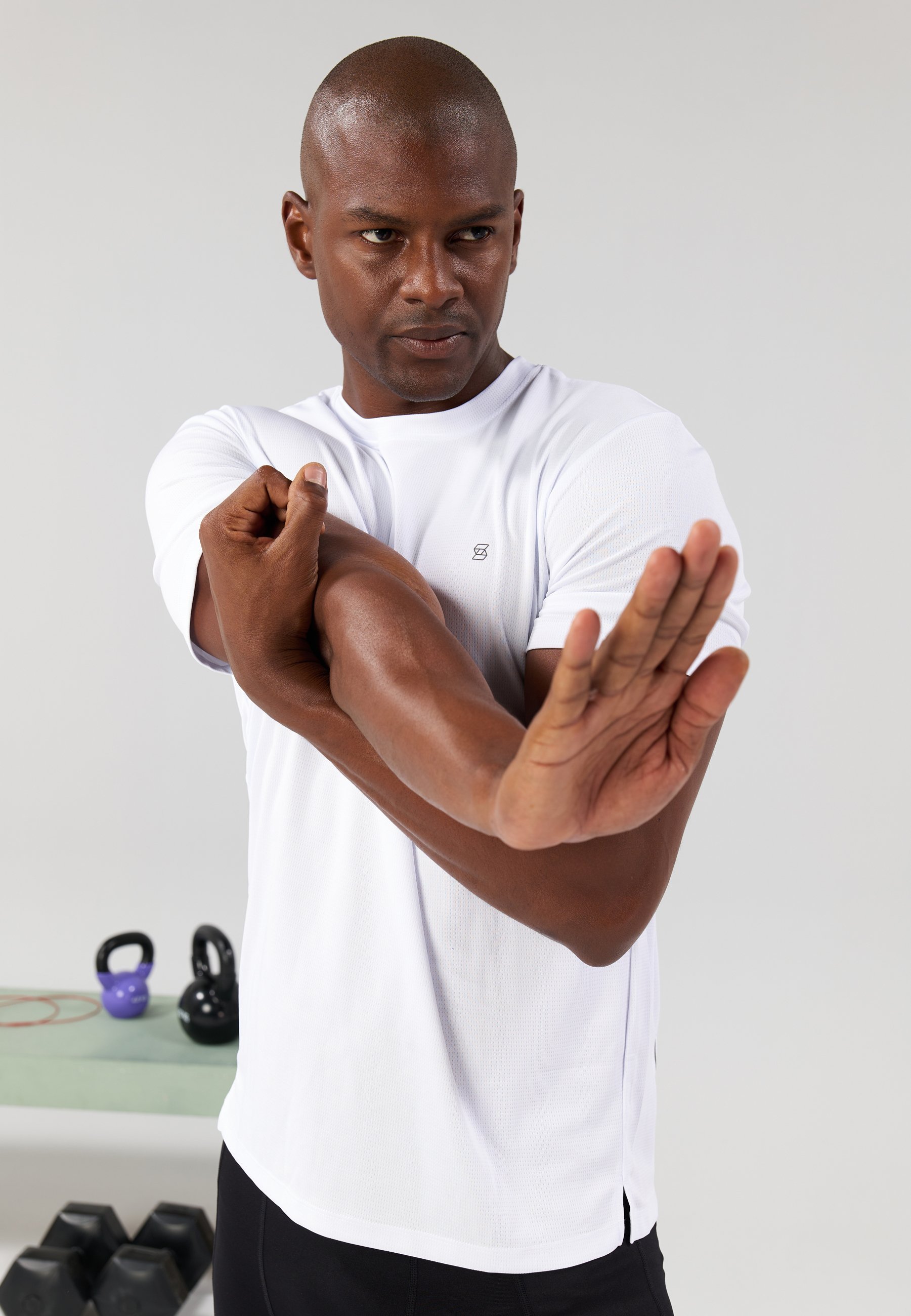 Pier One Sport ESSENTIAL 2-PACK REGULAR FIT T-SHIRT - Basic T-shirt - zwart/wit