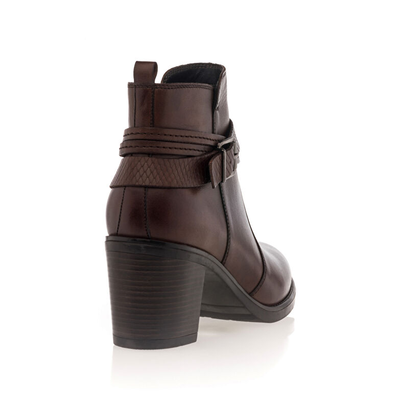 Braune Damenstiefel / Stiefeletten