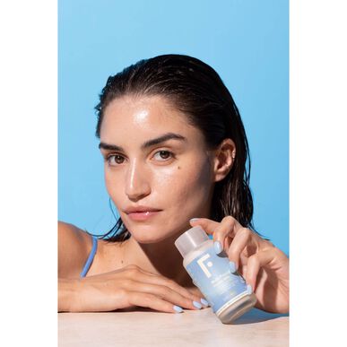 „Freshly Cosmetics“ daugiapeptidinis drėkinamasis pienelis veidui su skaistinančiais peptidais 100 ml 100 ml