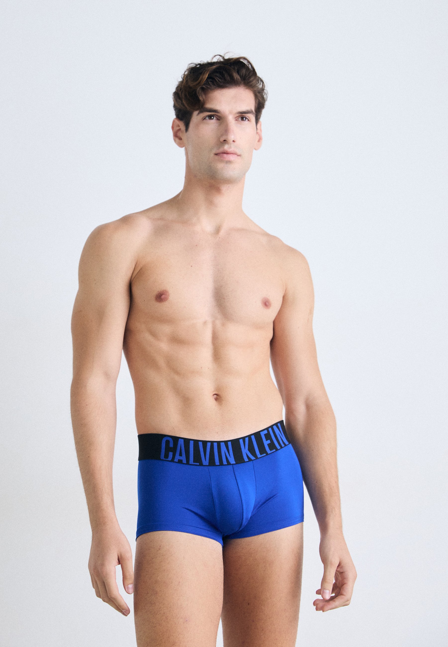 Calvin Klein Underwear LOW RISE TRUNK INTENSE POWER 3-PACK - Boxershorts - zwart/koningsblauw/turbulentie