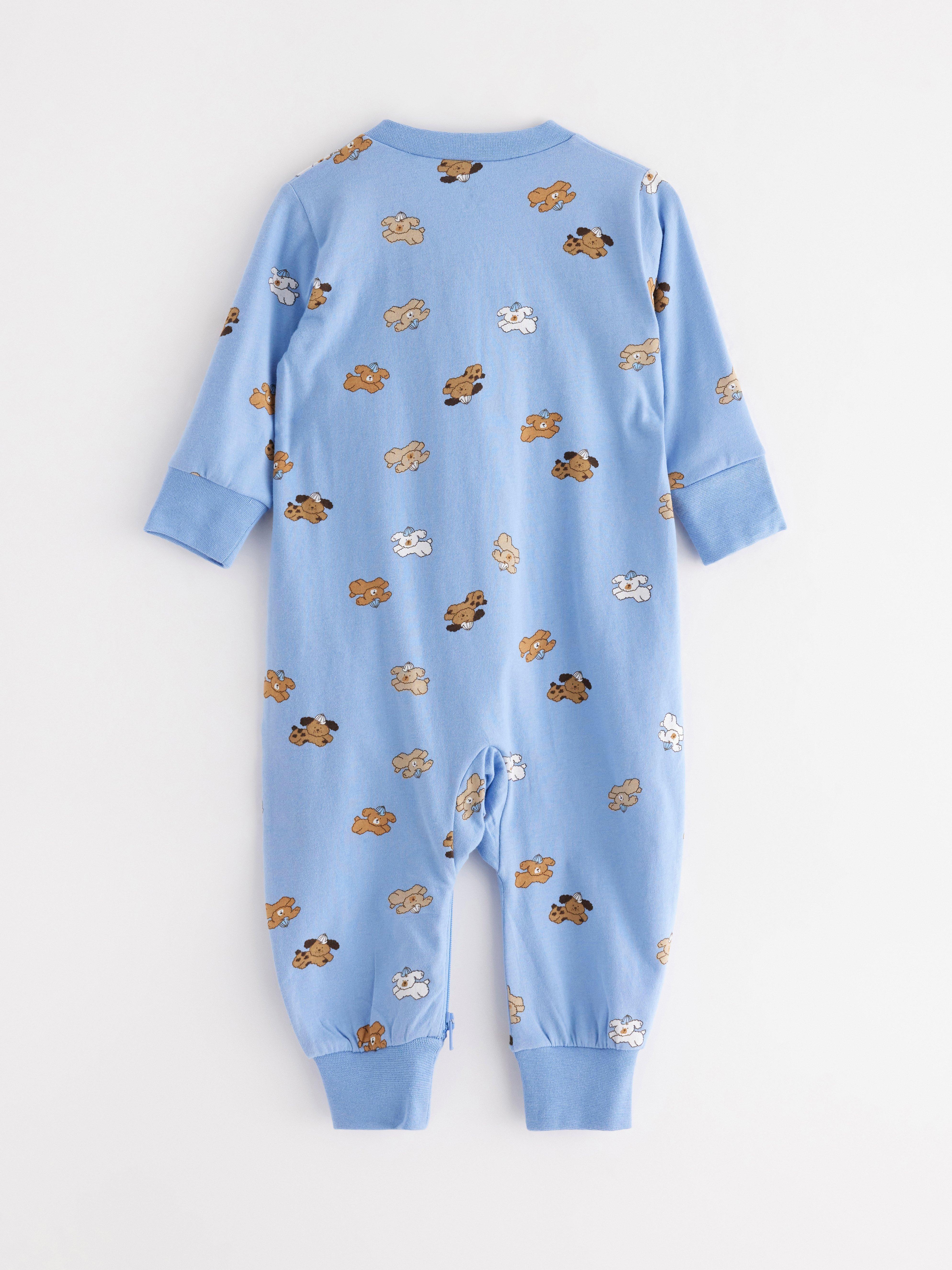 Pijama azul claro