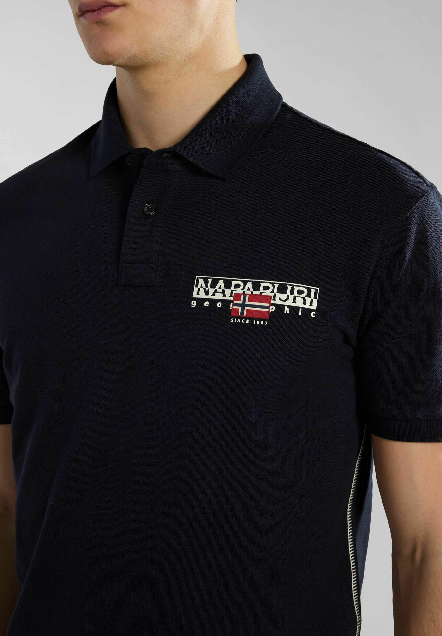 Napapijri Aylmer regular fit poloshirt - zwart