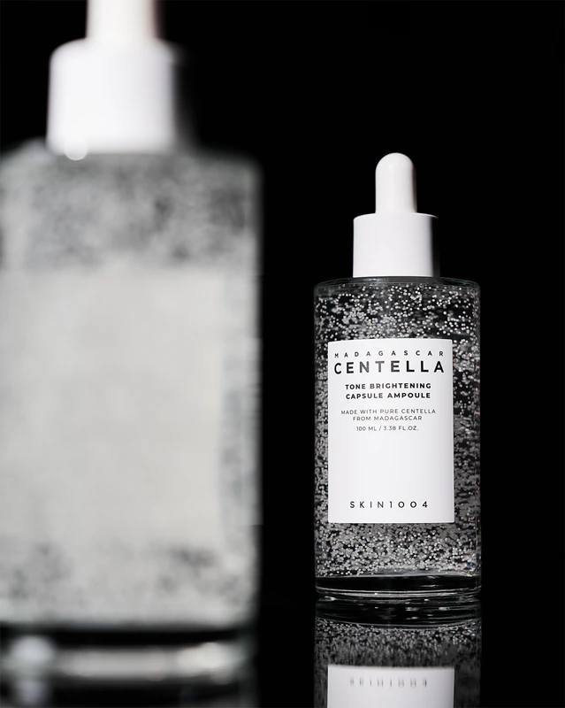 SKIN1004 Madagascar Centella Tone Brightening Capsule Ampoule sérum hidratante para iluminar e suavizar a pele.