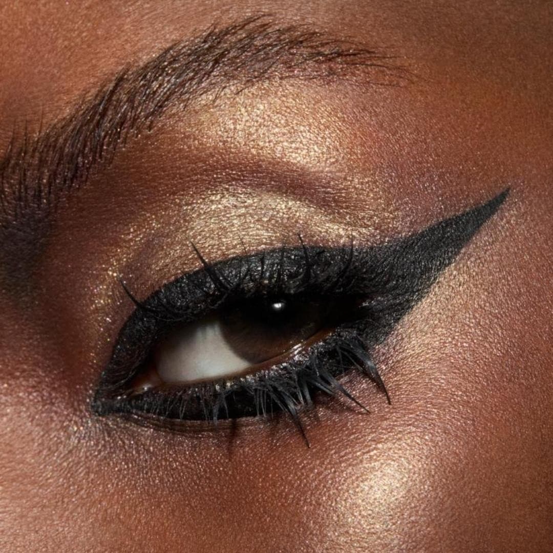 MAC „Dazzleshadow“ blizgučių pavidalo akių šešėliai, kompaktiški – 1 g.