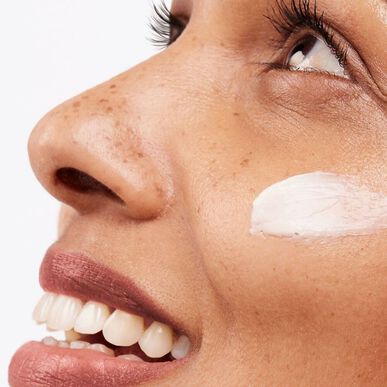 IT Cosmetics Luottamus voiteeseen Ikääntymistä ehkäisevä Armour kiinteyttävä kasvovoide 60 ml