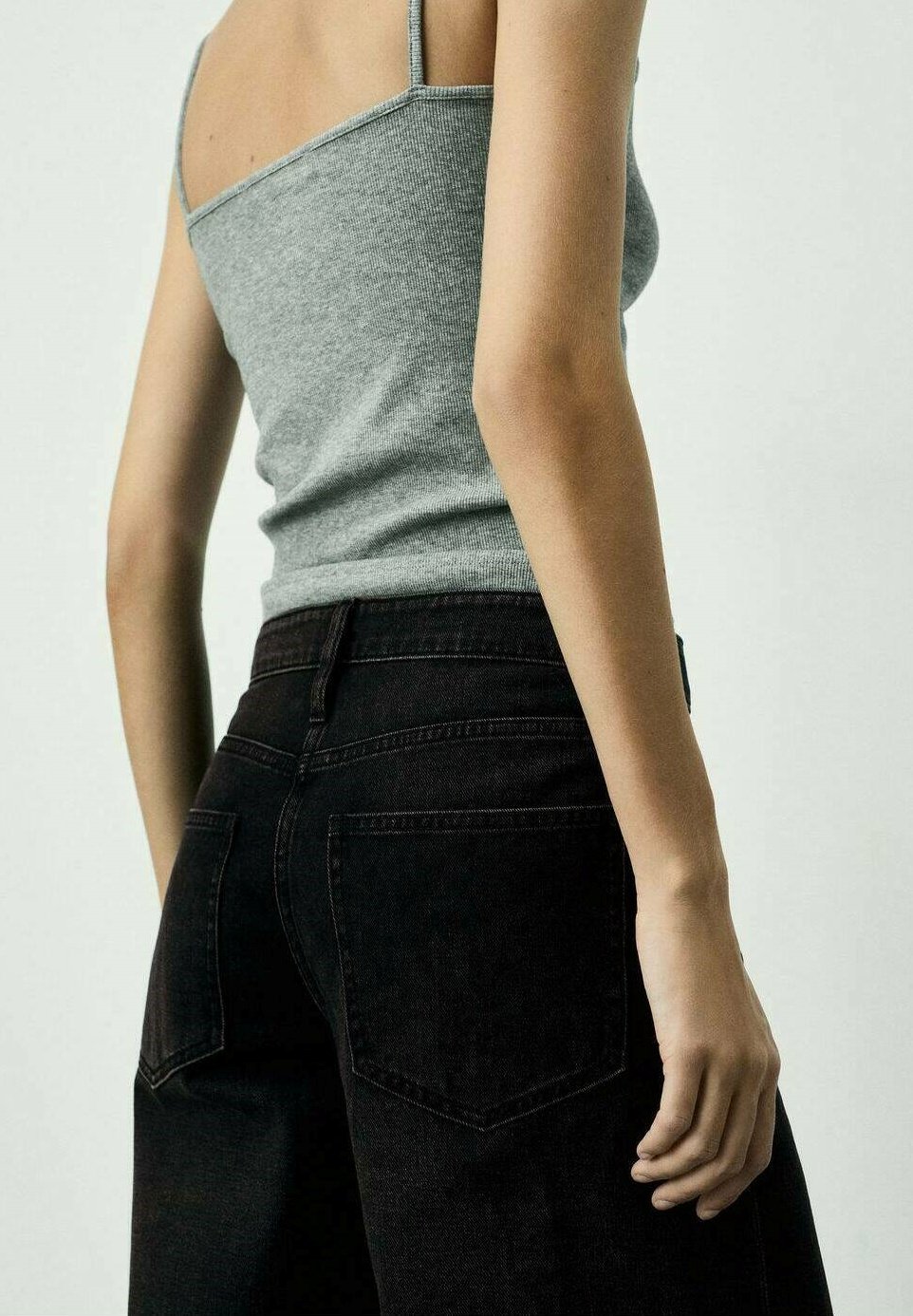Jeansy Mango Flared - czarny denim