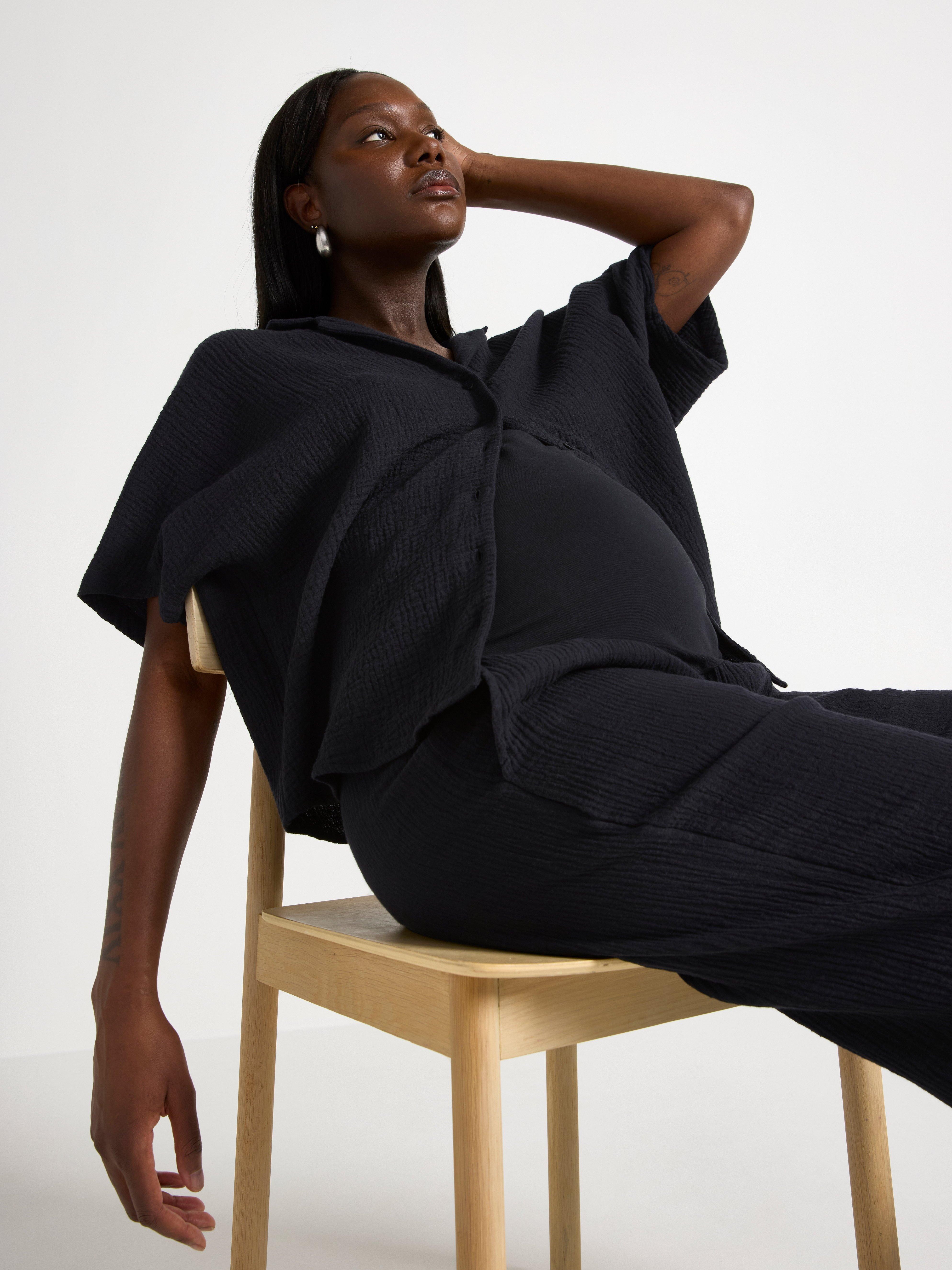 Camisa arrugada de mamá negra