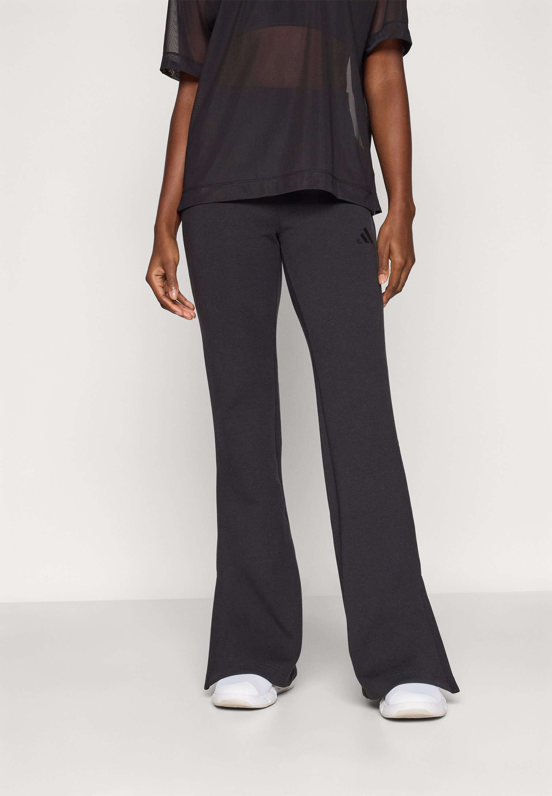 adidas Sportswear SOFT LUX FLARED PANTS - Legginsy - czarne