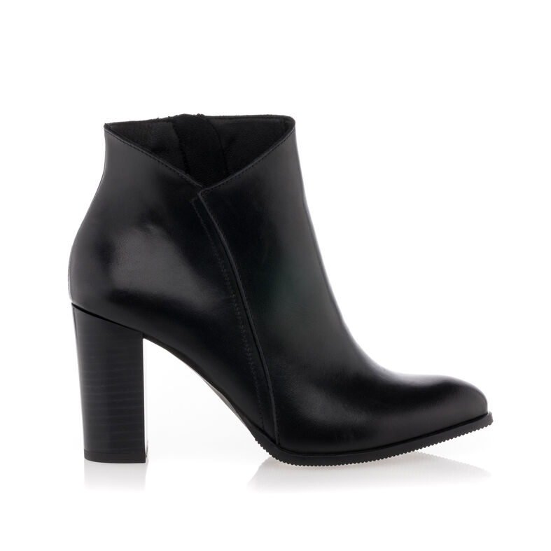  Schwarze Damenstiefel / Stiefeletten