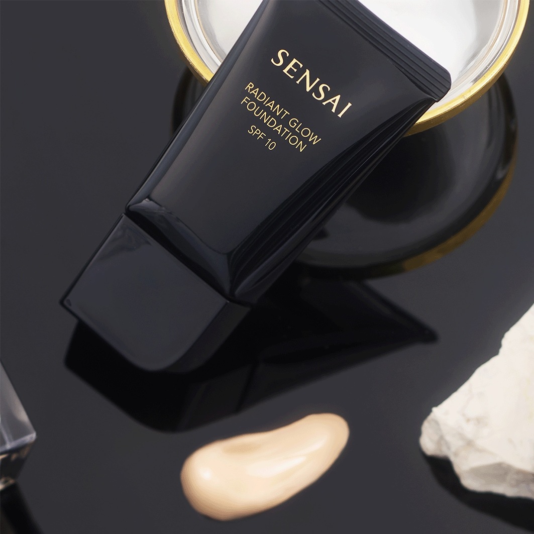 SENSAI tonālais krēms Radiant Glow - 30 ml
