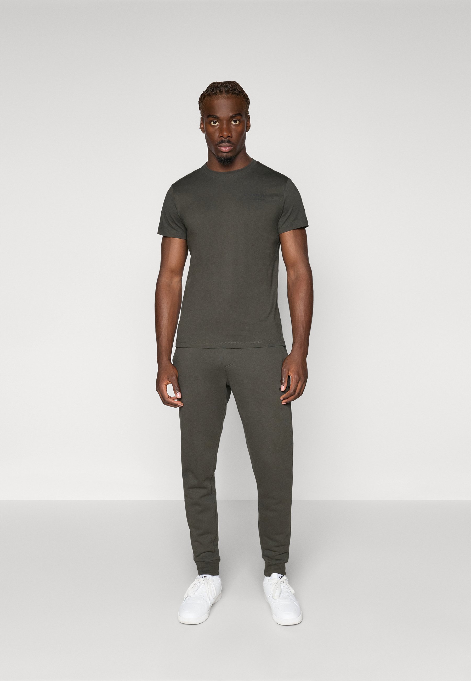 Björn Borg ESSENTIAL - Basic T-shirt - turf