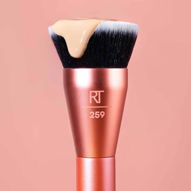 Pinceau fond de teint rond Real Techniques Glow, 1 pièce