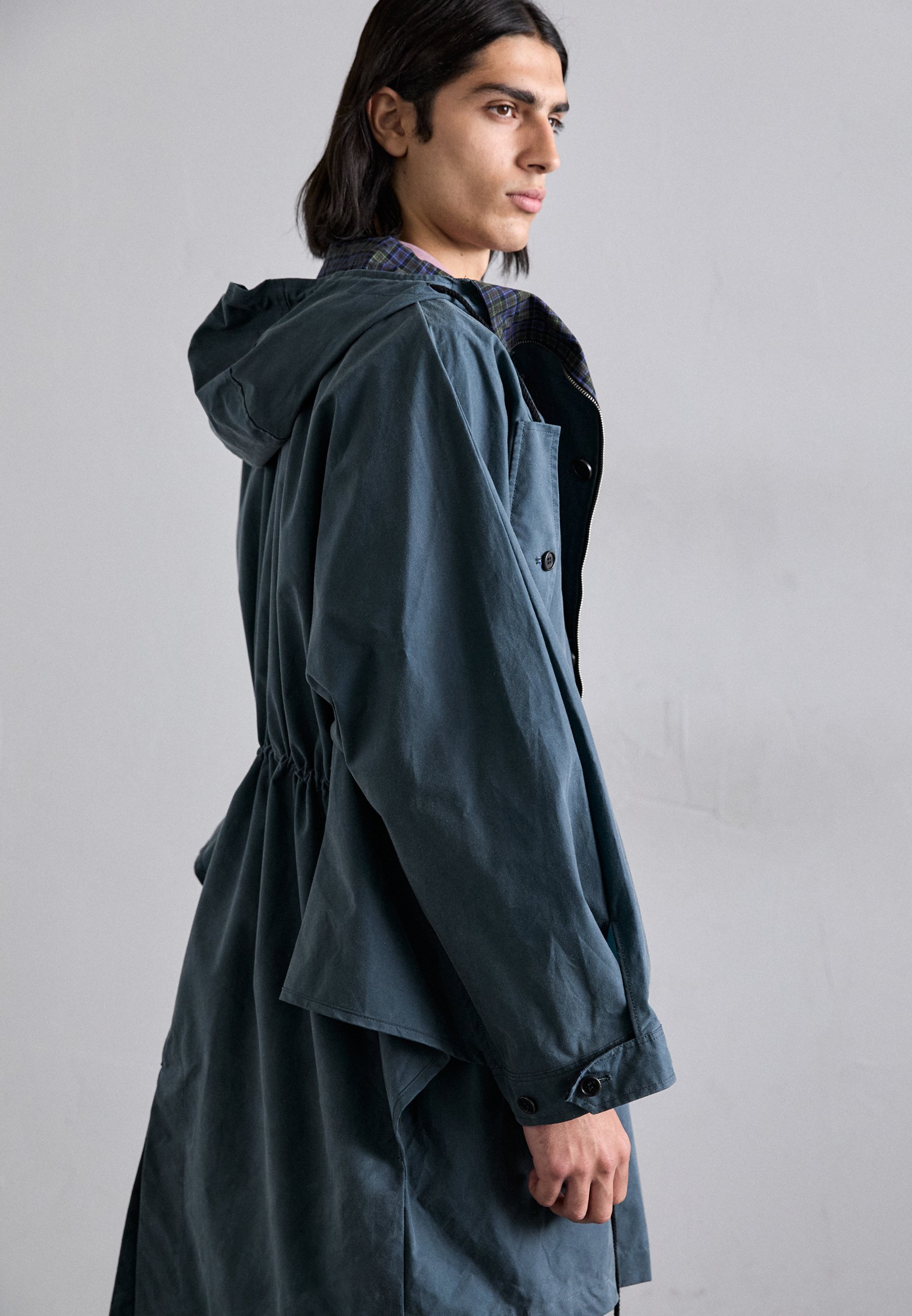 Henrik Vibskov WING - Parka - tmavý benzínový vosk