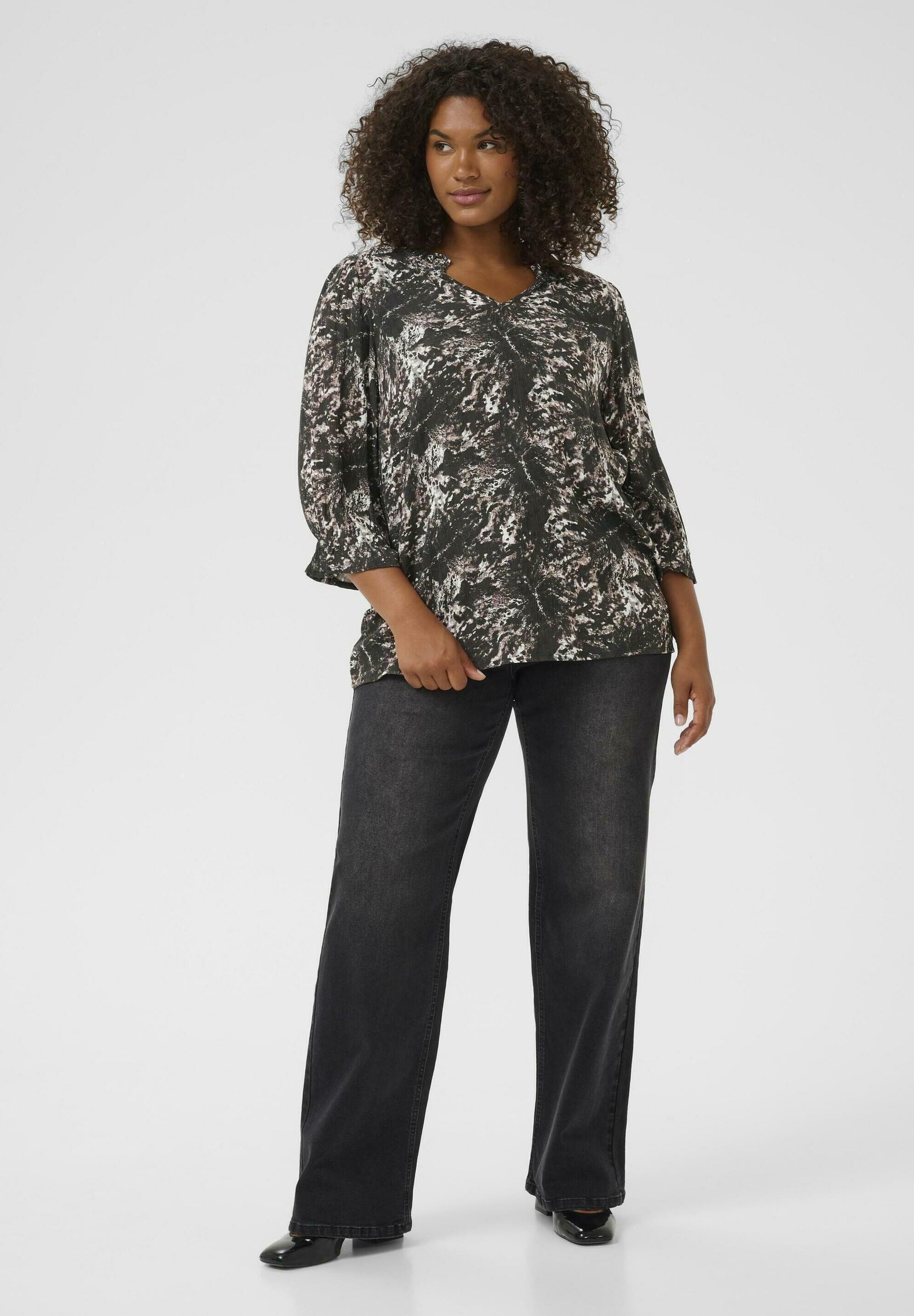 Kaffe Curve Bluse – abstraktes Schwarz-Grau-Muster