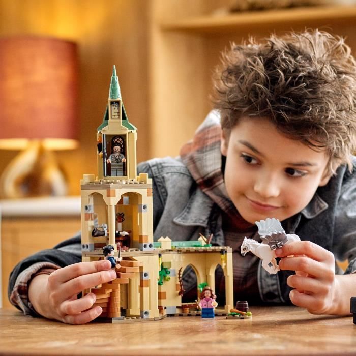 LEGO® 76401 Harry Potter La Cour de Poudlard : le Sauvetage de Sirius, Jouet et Figurine d'Hippogriffe avec Château Fort et Balai