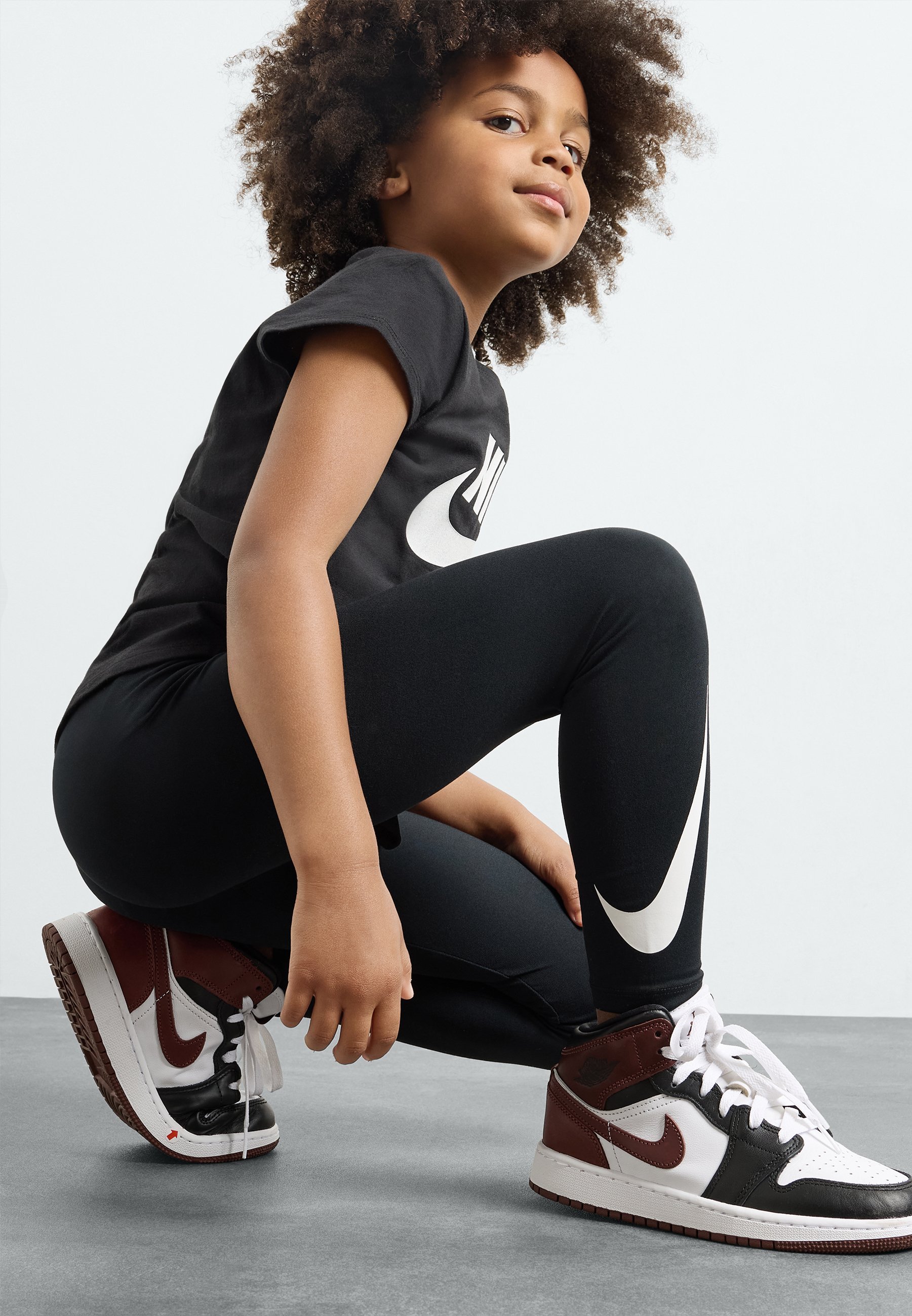 Nike Sportswear ESSENT - Leggings - Pantalon - Noir