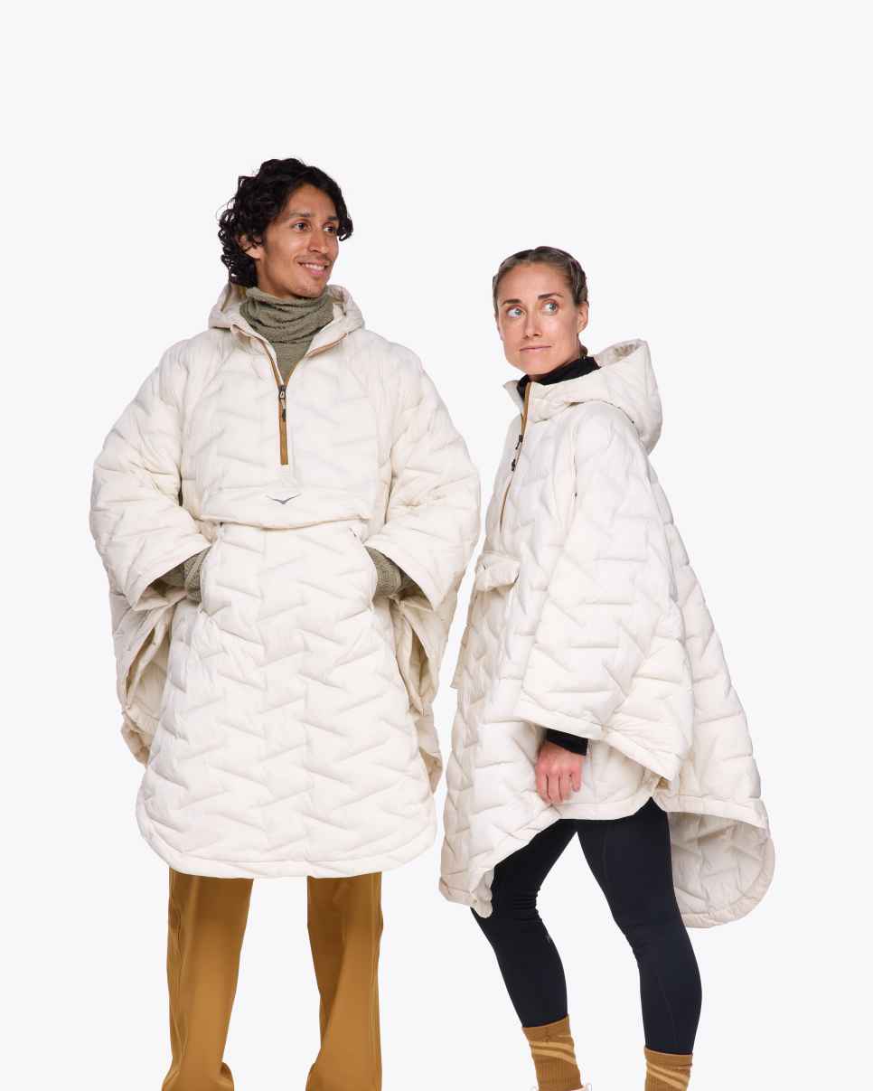 HOKA SkyFill Outdoor Poncho Ovesné mléko