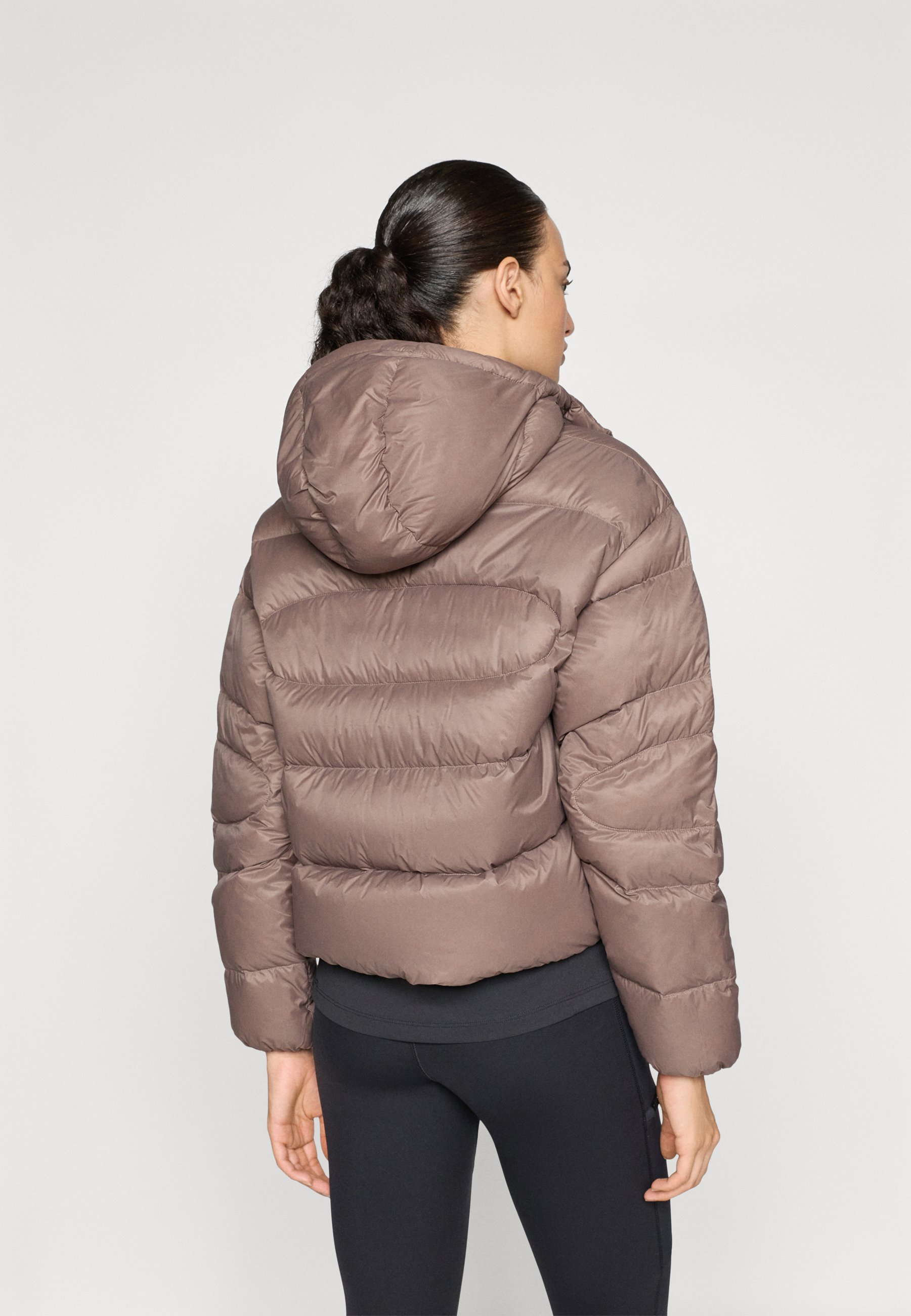 Salomon OUTLINE CROP - Giacca imbottita - stirare