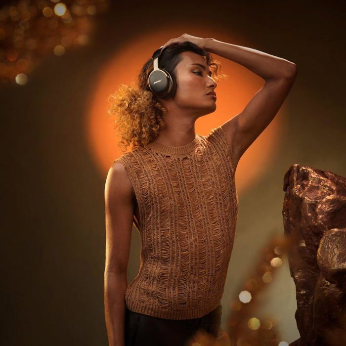 Auriculares Bose QuietComfort Ultra (2.ª generación), color oro desierto.