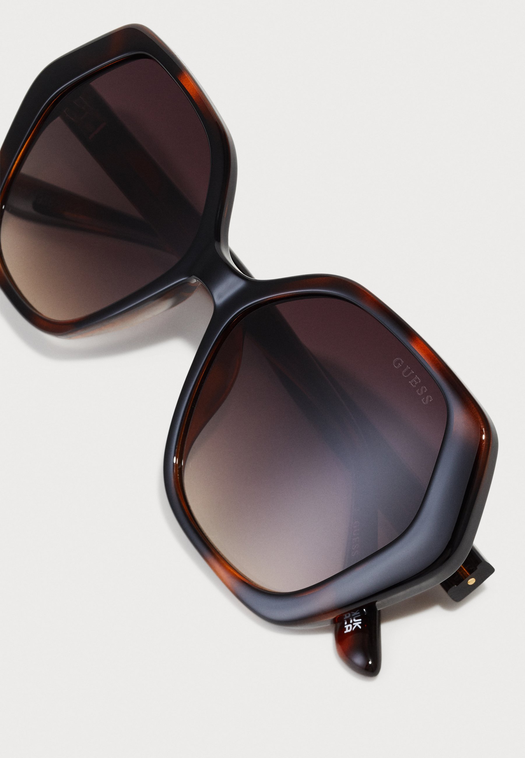 Guess UNISEX ZONNEBRIL - Zonnebril - donker havana