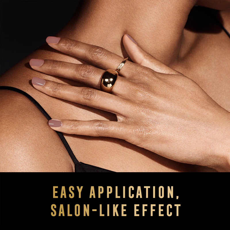 Max Factor Nailfinity Gel Colour, um verniz híbrido para unhas que dispensa o uso de lâmpada UV/LED.