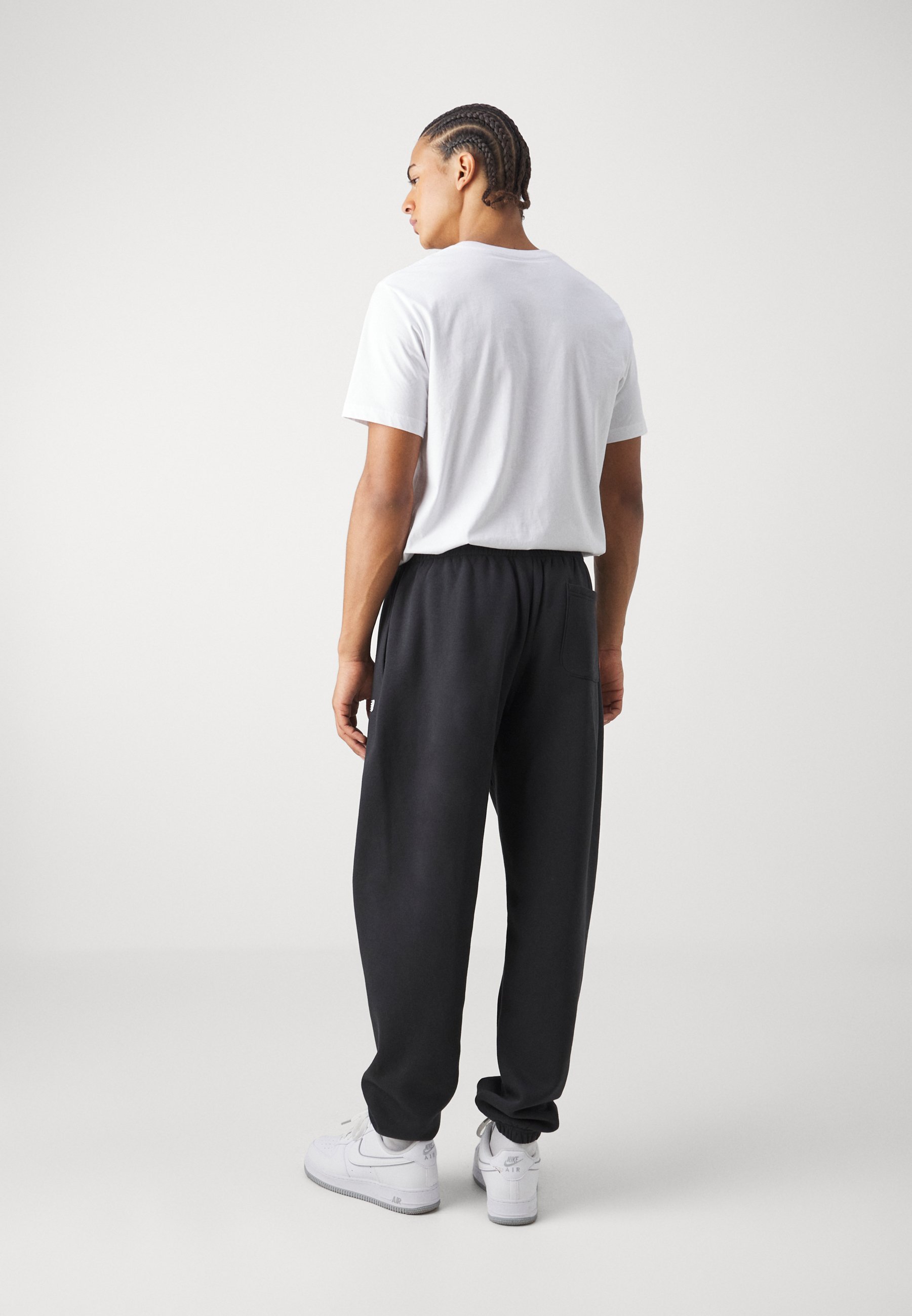 New Balance -verryttelyhousut