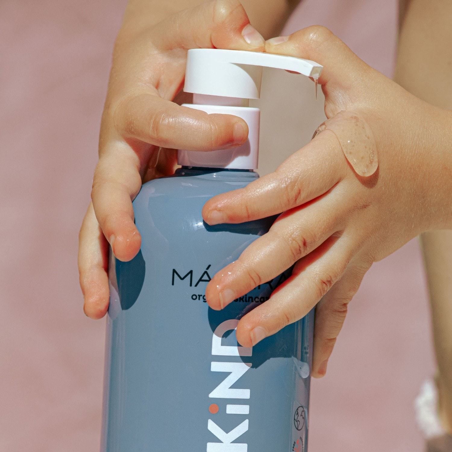 MÁDARA sprchový gél pre deti, jemné čistenie tela – 390 ml