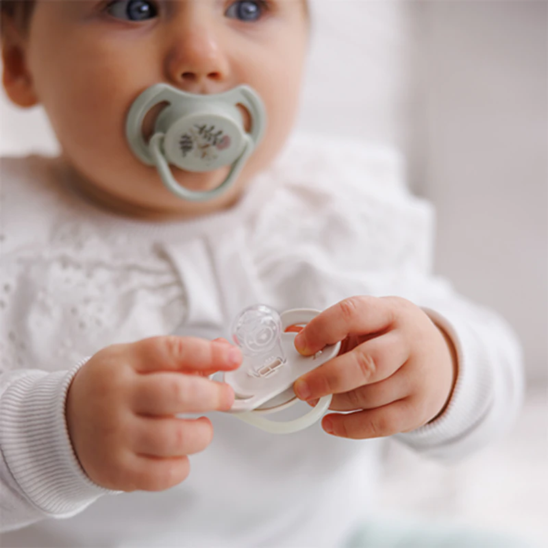 Chupeta BabyOno Take Care de silicone simétrico