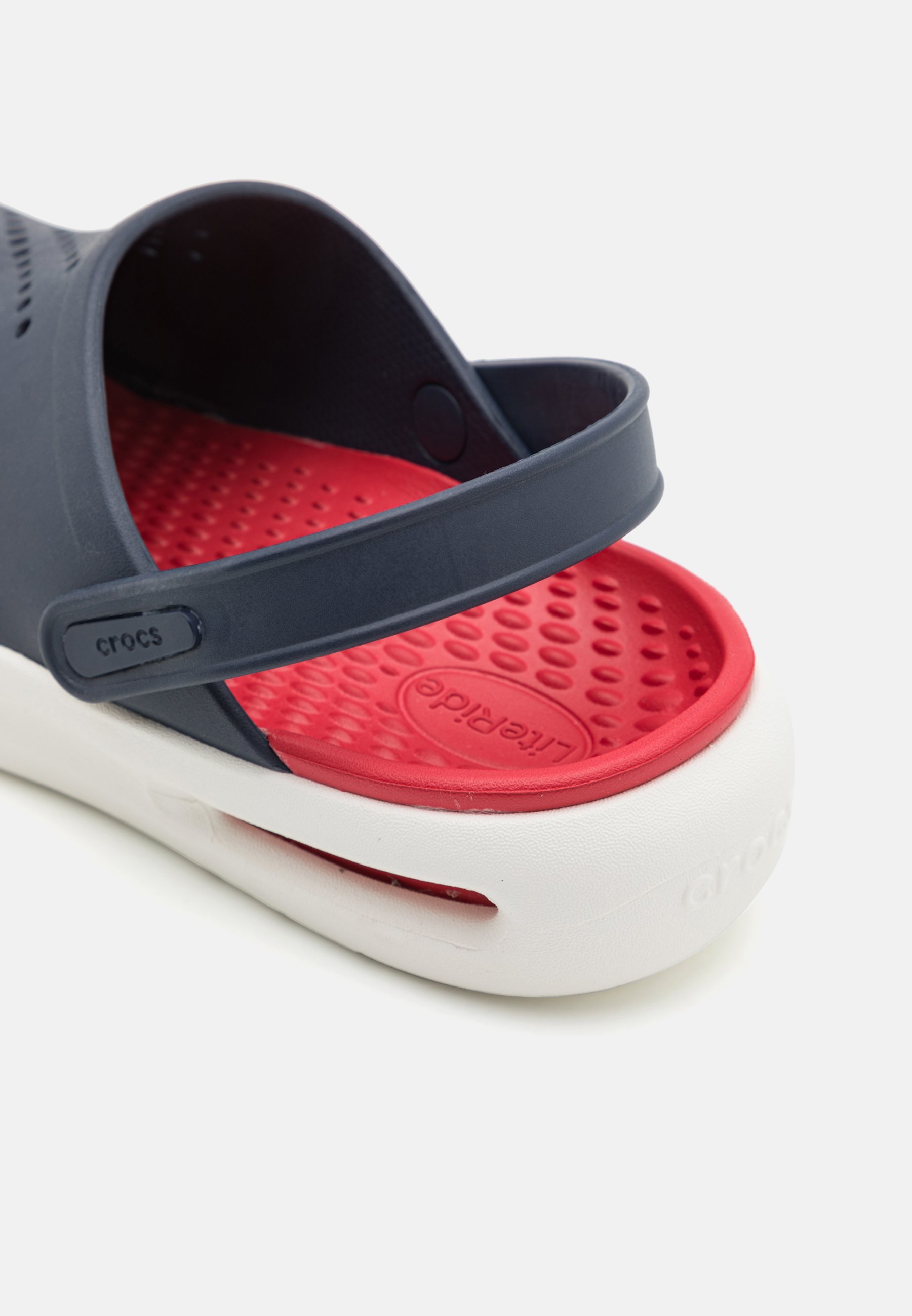 Crocs INMOTION UNISEX - Badslippers - marineblauw