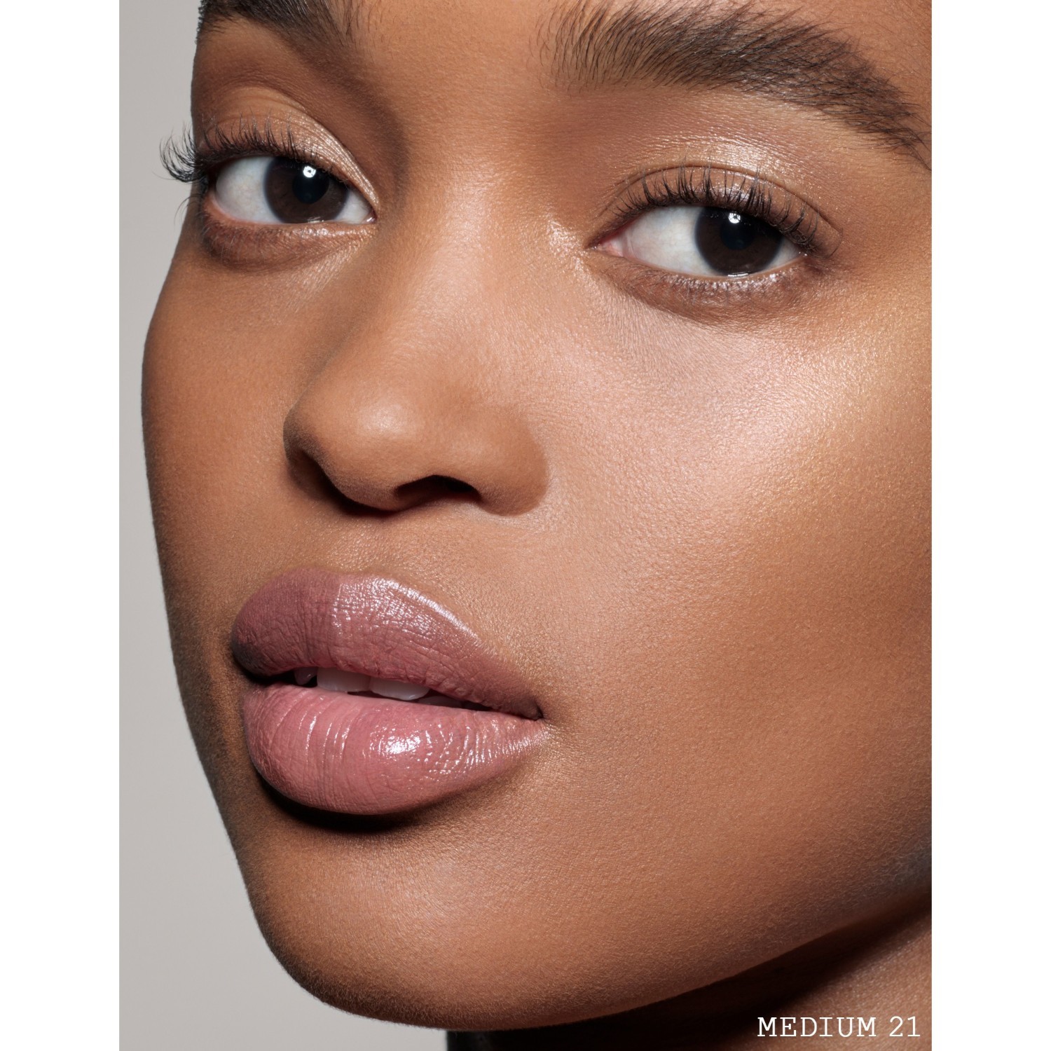 Pat McGrath Labs Foundation Sublime Perfection tonālais krēms – 35 ml