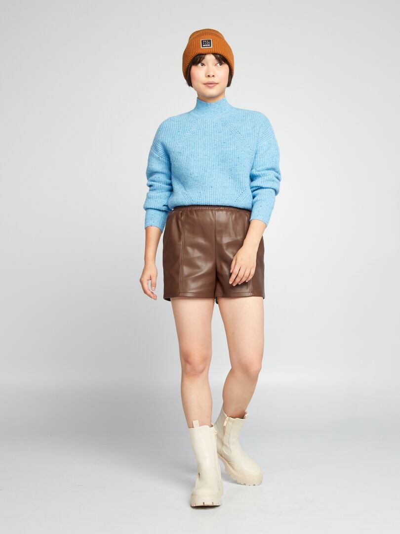 Shorts de couro sintético - MARROM