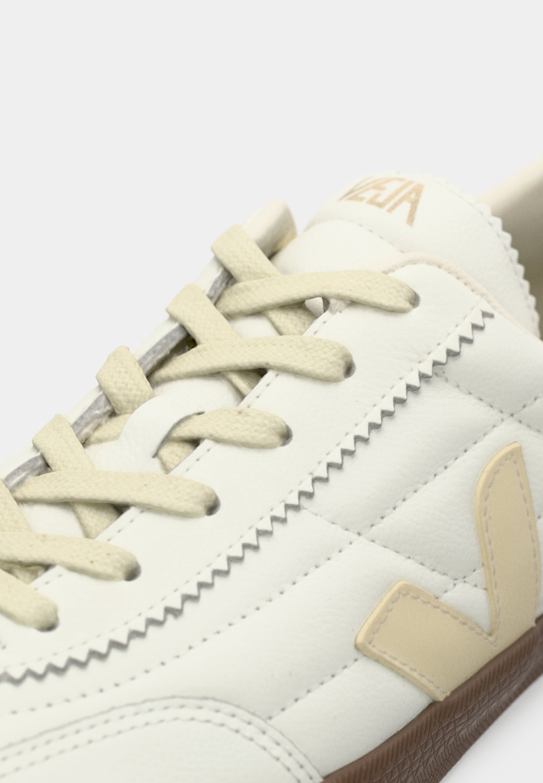 Nizki športni copati Veja