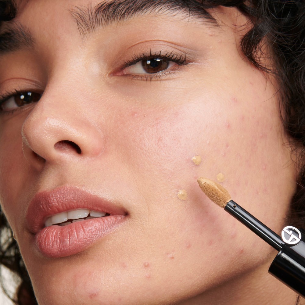 Armani Lightweight Liquid Concealer